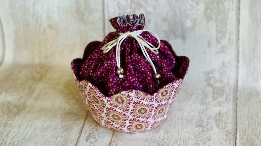 #124 Mini Cupcake Bag. Candy Box